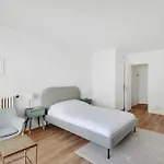 Bright Studio for 2 - Champs-Elysées