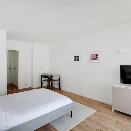 Bright For 2 - Champs-elysees Apartment